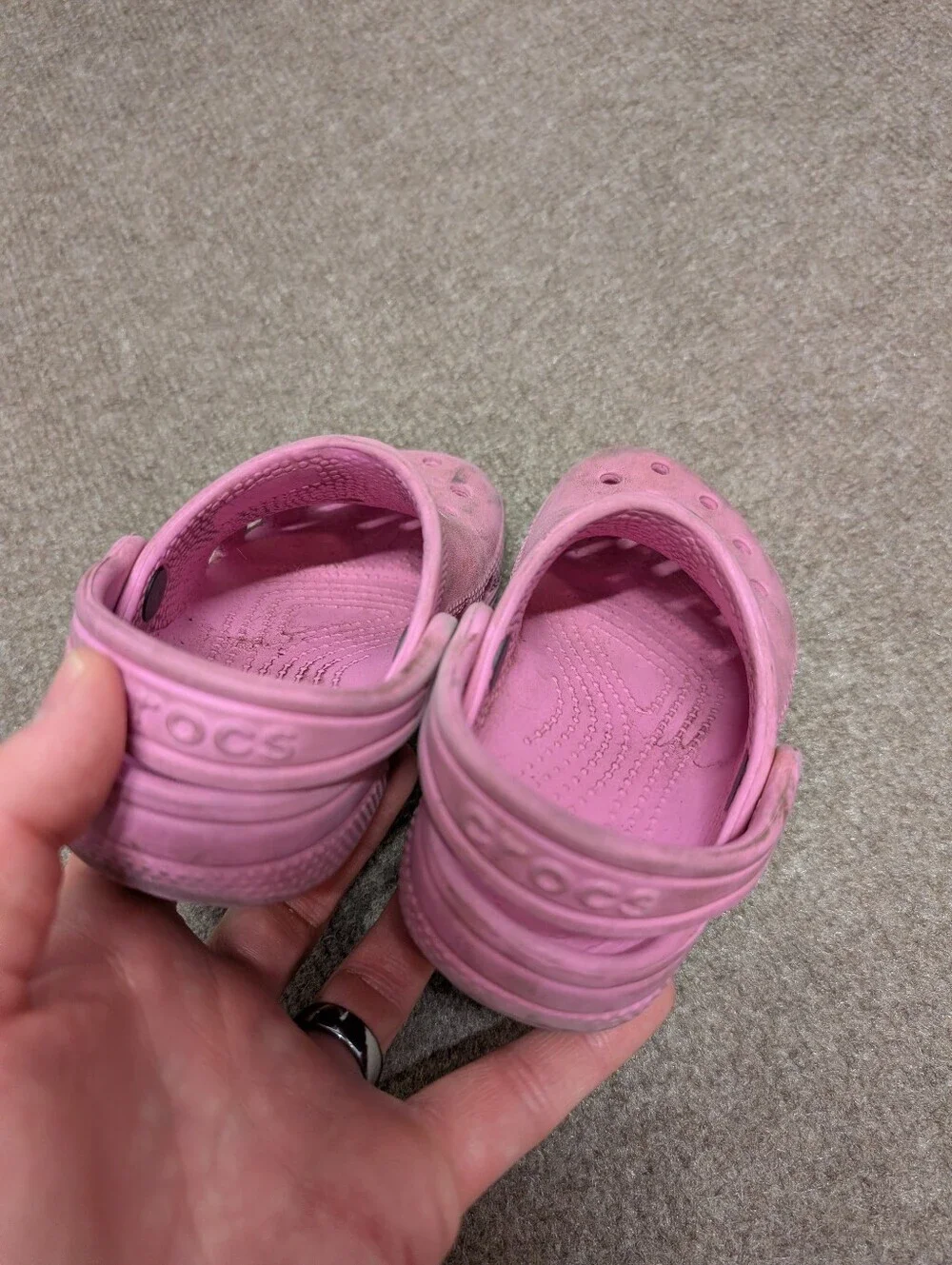 CROCS Kids Girls Pink Classic Clog Sandals (Size C9 aka 4-5 year old)